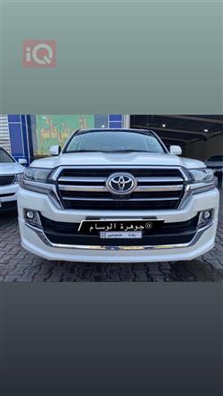 تۆیۆتا لاند کروزەر